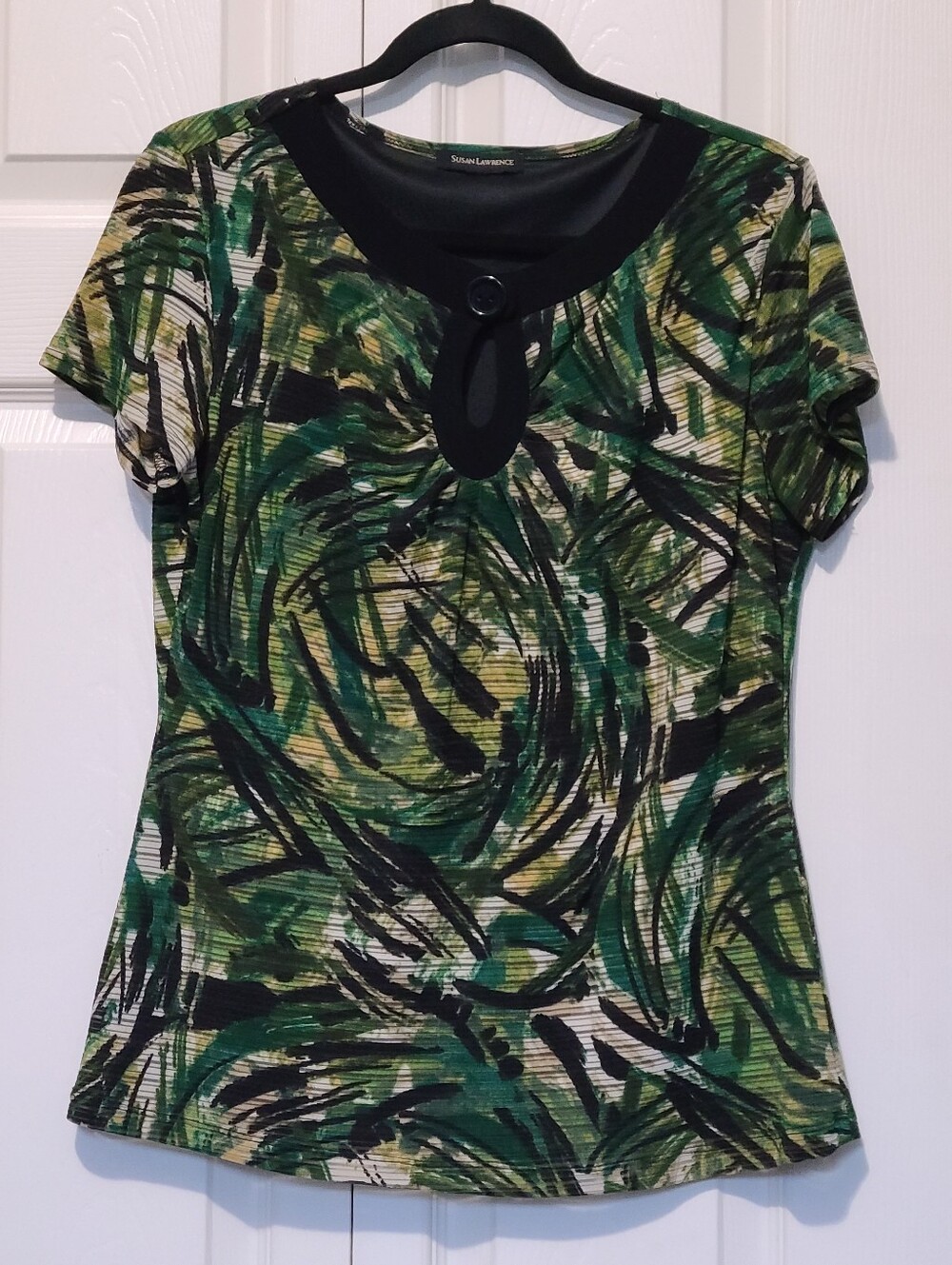 Susan Lawrence Green & Black Abstract Swirl Short Sleeve Keyhole Top Size Medium